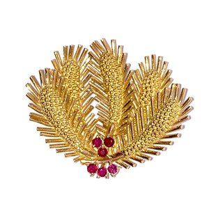 18k yellow gold Tiffany & co Ruby brooch